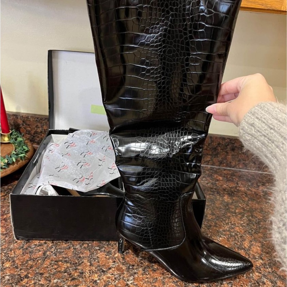 Tall black boot, kitten heel, size 6.5 - Picture 4 of 5